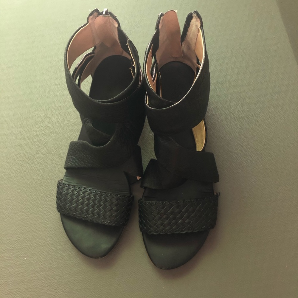 Matt Bernson mini wedge leather sandal - US 7!!!